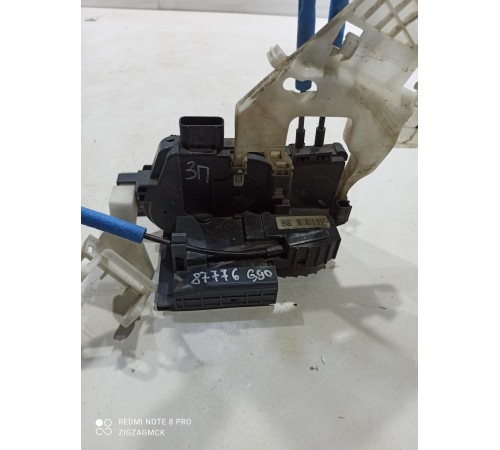 Замок двери (задний правый)