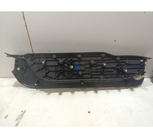 Накладка порога правая задняяя