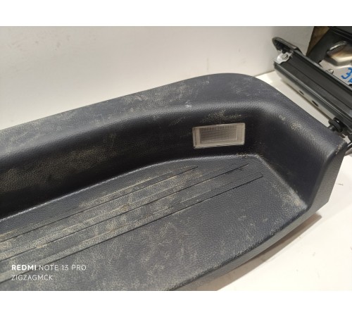 Накладка порога правая задняяя