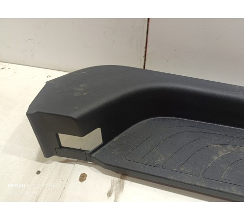 Накладка порога правая задняяя