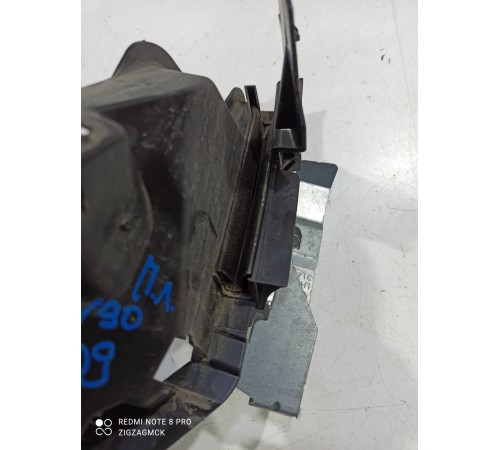 Кронштейн замка двери (передний, левый)