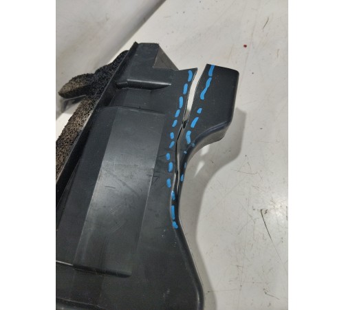 Пыльник радиатора нижний