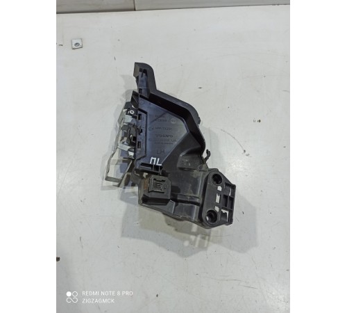 Кронштейн замка двери (передний, левый)