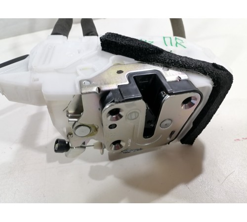 Замок двери передний правый