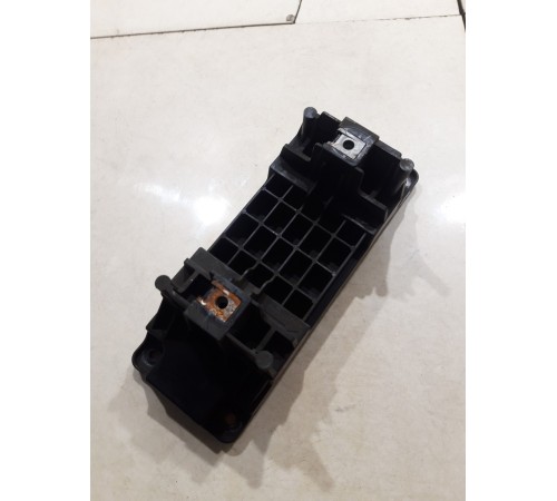 Кронштейн(крепление) центральной консоли