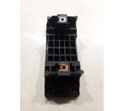 Кронштейн(крепление) центральной консоли