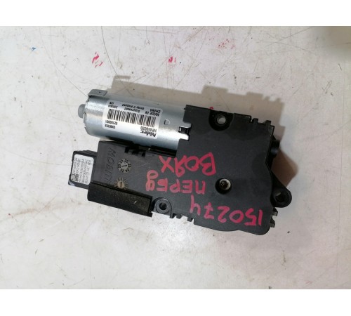 Моторчик люка крыши передний