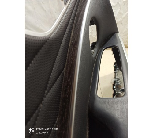 Обшивка двери(передняя левая)