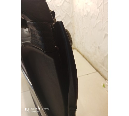 Обшивка двери(передняя левая)