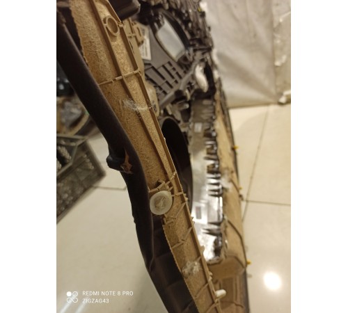 Обшивка двери(передняя левая)