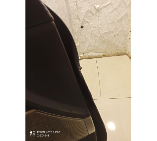 Обшивка двери(передняя левая)