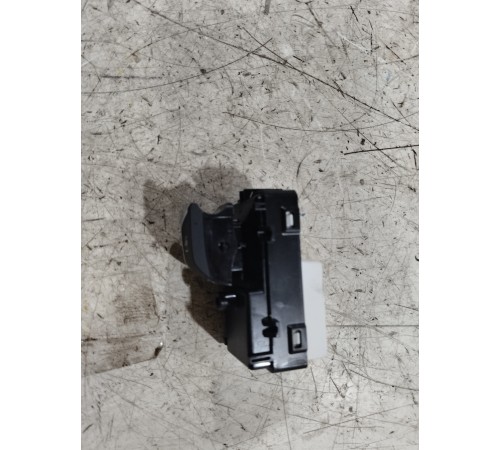 Кнопка стеклоподъемника задняя правая