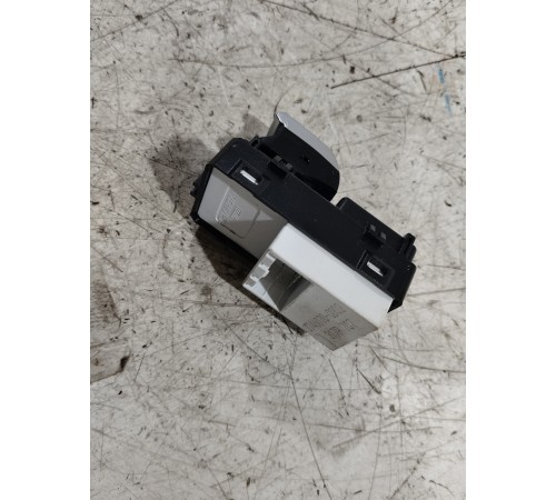 Кнопка стеклоподъемника задняя правая