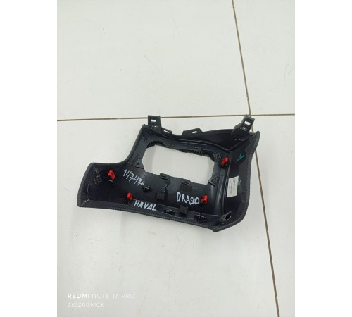 Накладка торпедо передняя левая