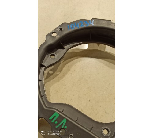 Кронштейн(крепление) динамика двери левый