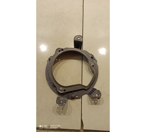 Кронштейн(крепление) динамика двери левый