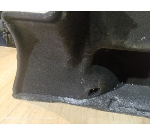 Обшивка багажника правая