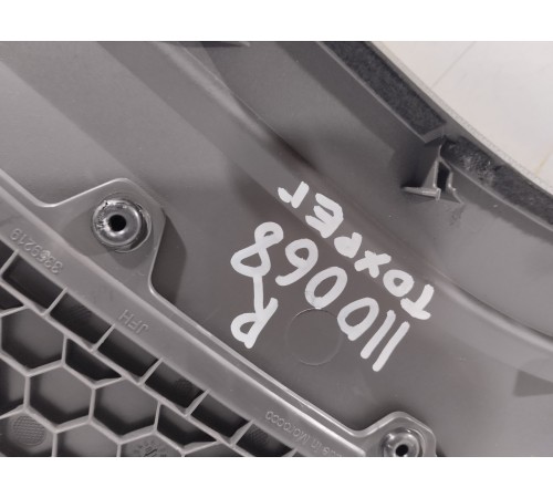 Накладка центральной консоли правая