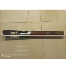 Накладка обшивки двери декоративная(передняя правая)