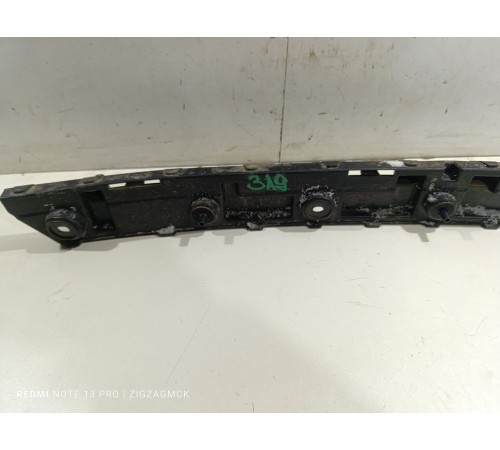 Кронштейн заднего бампера центральный