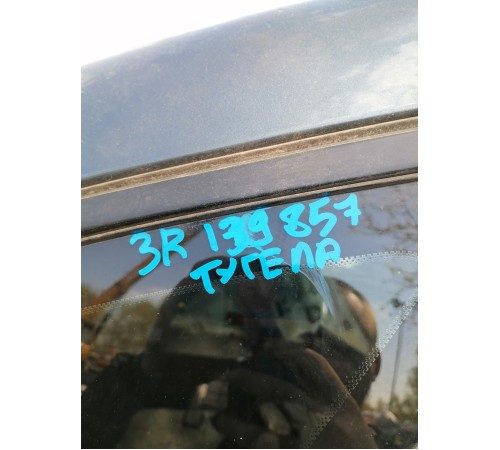 Глухое стекло кузова правое