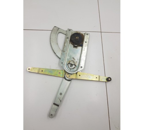 Стеклоподъемник двери левый