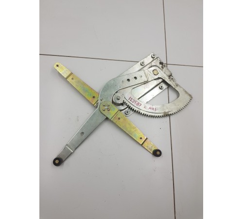 Стеклоподъемник двери левый