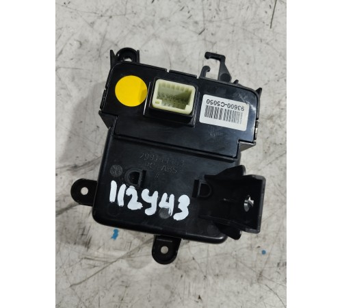 Блок многофункциональных кнопок центральной консоли