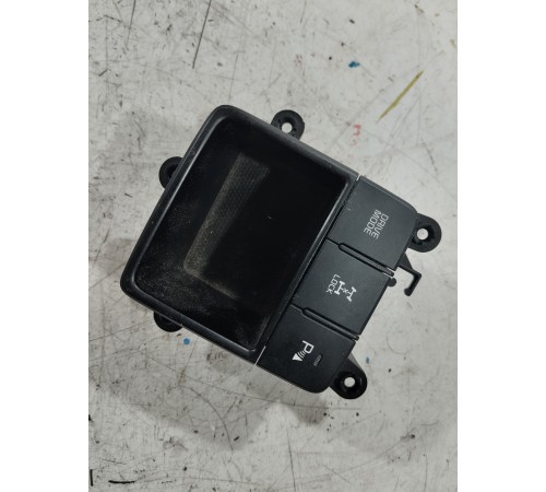 Блок многофункциональных кнопок центральной консоли