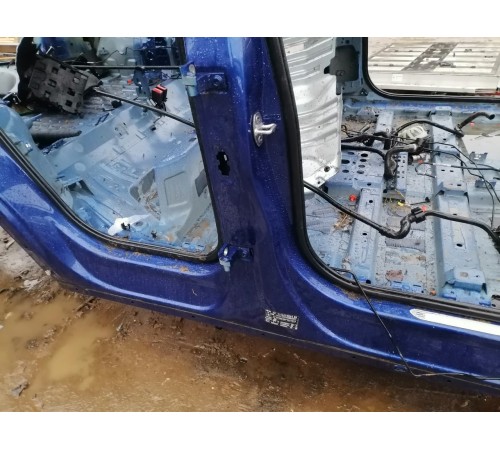 Порог правый с центральной стойкой