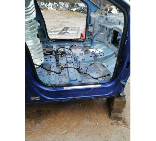 Порог правый с центральной стойкой