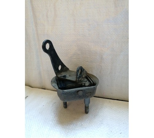 Опора амортизатора подвески левая