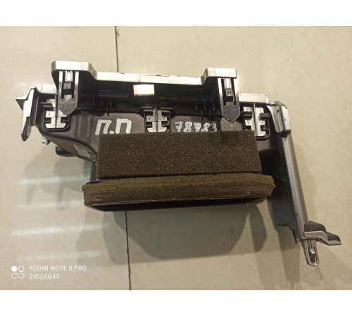 Воздушный дефлектор (правый)