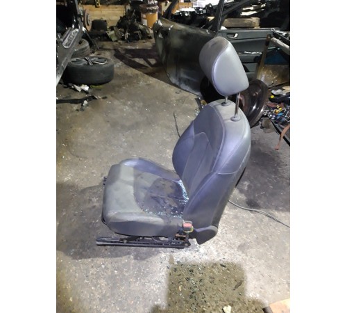 Сиденье переднее правое