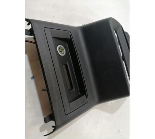 Накладка центральной консоли задняя