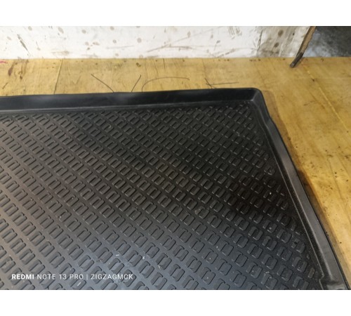 Коврик багажника