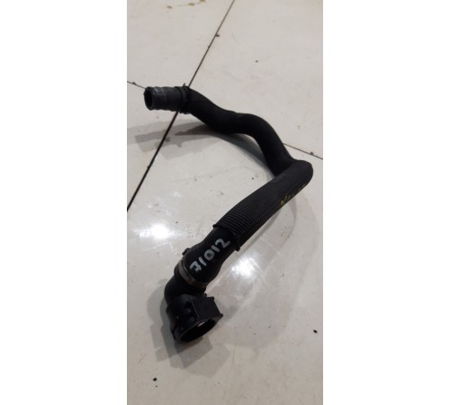 Патрубок системы охлаждения