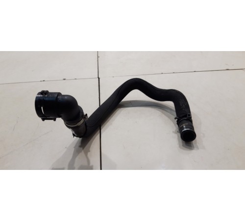 Патрубок системы охлаждения