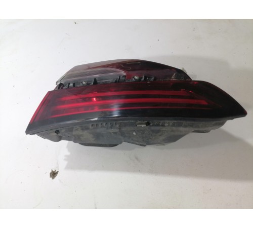 Фонарь задний правый внутренний