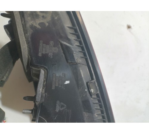 Фонарь задний правый внутренний