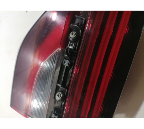 Фонарь задний правый внутренний