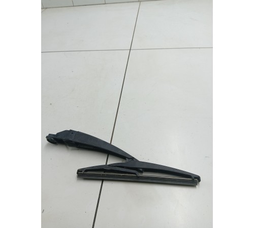 Поводок крышки багажника