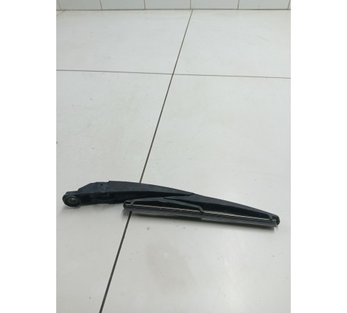 Поводок крышки багажника