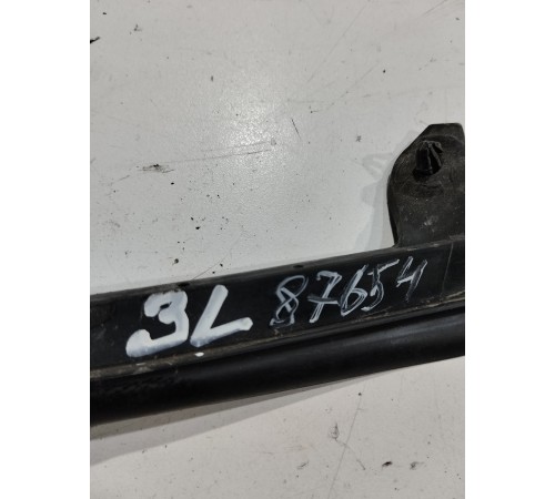 Уплотнитель двери(задний левый)