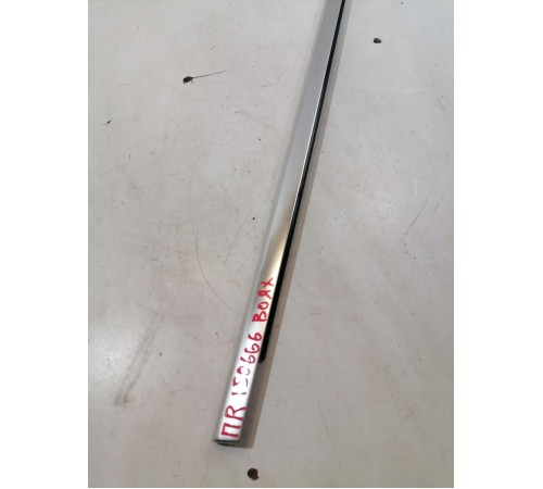 Молдинг двери передний правый