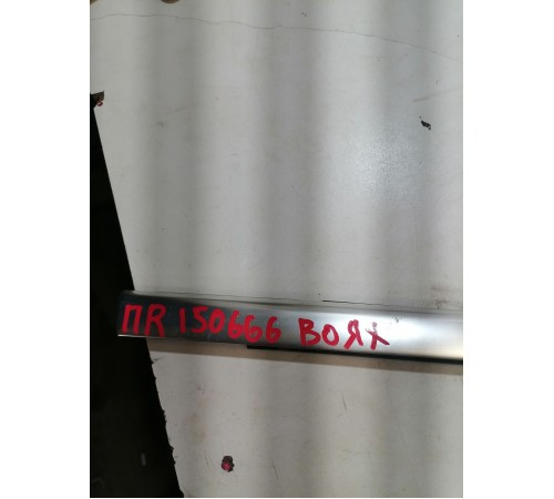 Молдинг двери передний правый