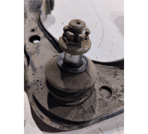 Рычаг подвески(передний левый)