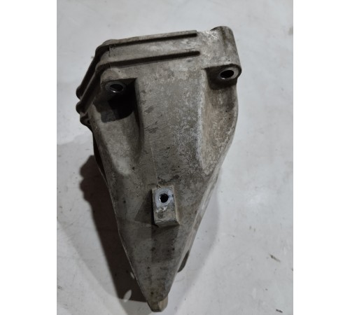 Кронштейн(крепление) двигателя левый