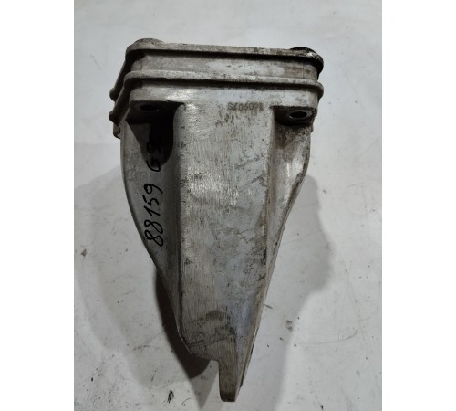 Кронштейн(крепление) двигателя левый