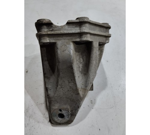 Кронштейн(крепление) двигателя левый